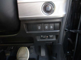各種機能のボタンがあります。もちろん運転席からの操作も可能。スマートに使いこなしてください。