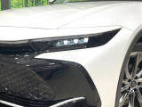 【LEDヘッドライト】悪天候や夜間走行時も良好な視界を確保し安心して運転できる高輝度LEDヘッドライトを装備!点灯速度が早く、消費電力も抑えられています。