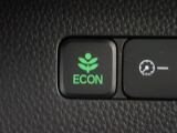 エンジン、エアコンなどを制御し低燃費な『ECONモード』に、また走りを楽しみたいとき、空調など快適性を重視したいときにはスイッチOFFで通常モードに切り替えができます!