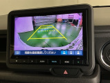 バックモニター付きで、車庫入れやバック時の後方確認をサポート。