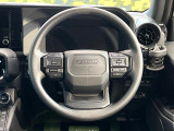 インテリアに合わせたデザインのステアリングは、運転される方のことも考え、運転しやすい形状、大きさです。是非一度、実際に触ってお確かめください。