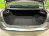 積み下ろしのしやすいデッキにはたっぷりと荷物を積み込んでいただけます。遊びから仕事まで、様々なシーンで頼れます♪