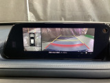 狭い場所での駐車やすれ違いなどでより的確な運転操作に役立つ360&deg;ビューモニターが装備されています。