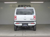 特別塗装色の名にふさわしく、品のある色で、どの車種でもお選びいただくお客様が多い色です。