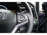 Hondaセンシングの機能のひとつ、アダプティブクルーズコントロール付!アクセルから足を離しても設定したスピードと前車との車間を保ち走行してくれます!車線維持もアシスト☆高速道路で疲労軽減ですね☆