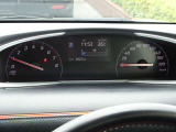 【メーターパネル】素早く車の情報が読み取れる、視認性に優れたシンプルなデザインのメーターパネルです。