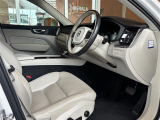 XC60 D4 AWD モメンタム ディーゼル 4WD 本革シート