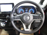 運転が楽しくなる明るく開放的な運転席まわりです。