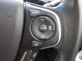 Hondaセンシングの機能のひとつ、アダプティブクルーズコントロール付!アクセルから足を離しても設定したスピードと前車との車間を保ち走行してくれます!車線維持もアシスト☆高速道路で疲労軽減ですね☆