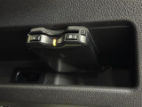 【ETC】装着されています。有料道路の乗り降り時に停車することなくスマートに乗り入れが可能になったり、割引を受けることができる嬉しい装備です。
