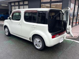 横開きバックドアなので壁際の狭い駐車場でも荷物が出し入れしやすいです。