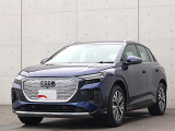 ●Audiが最初に採用したLEDポジショニングランプ。シャープなラインで昼間でも点けていたいと思うほど上品でオシャレです。夜間走行時はさらに目立ちます!