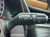 【オートライト(AUTO)】外の明るさをシステムが感知して、自動でヘッドライトが点灯します。ヘッドライトをつけ忘れを防ぐ便利機能です。