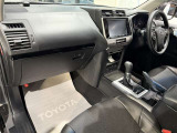 弊社の商品車両は横浜本牧にあります本部で隅々までチェックを行い、トヨタの厳しい商品基準をクリアした厳選した車両を展示しています。