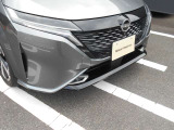 移動物が近づくと知らせてくれるMOD付きです。車の周りを歩いている人や自転車など動いているものを検知してディスプレイへの表示とブザーでドライバーに注意を促します。