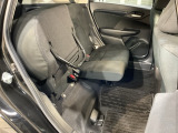 後席をはね上げれば、「もうひとつの荷室」が生まれます。