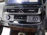 使いやすさや安全性を追求したステアリング周り!高級車ゆえにスイッチ類が多いのも特徴ですね!考え尽くされた配置ですぐに使いこなす事が出来ますのでご安心下さい!是非、体感してみて下さい!!