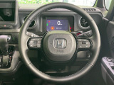 【純正革巻きステアリング】上質な革を使用することで、手にしっかり馴染みとても運転しやすいハンドルです♪