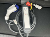 メーカーオプションの充電ケーブル(コントロールボックス付、200V 7.5m用)
