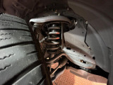 お車を安心してお乗りいただく為には、足回りの定期点検が欠かせません。サービスサポート(有償保証)では無料点検もご提供しており、安心のカーライフをお過ごしいただけるサポート体制が整っています。