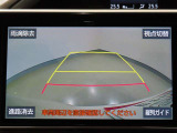 【バックモニター】後ろのカメラの映像がモニターに映し出されるので、後方の見えない死角や、障害物との距離などもしっかり安全確認することができます!