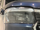 LEDヘッドライトは、点灯の瞬間から最大光量を発揮し、突然暗くなるトンネルなどでの安定感を高めます。