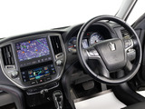 使いやすさや安全性を追求したステアリング周り!高級車ゆえにスイッチ類が多いのも特徴ですね!考え尽くされた配置ですぐに使いこなす事が出来ますのでご安心下さい!是非、体感してみて下さい!!