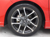 純正アルミホイールです。195/45R17