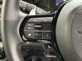 ステアリングにオーディオ操作スイッチが付いています。オーディオ画面に直接タッチしなくても操作が出来ますので、運転に集中できます。