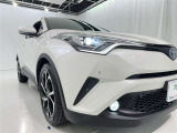 フォグランプ装着車です。暗い夜道の車両前方を明るく照らします