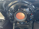 エアコンはオートエアコンです(^-^)温度調節も細かくできるので車内を快適な温度にできますよ(*^^*)人気の装備です☆
