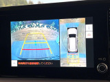 【パノラミックビューモニター】専用のカメラにより、上から見下ろしたような視点で360度クルマの周囲を確認することができます☆死角部分も確認しやすく、狭い場所での切り返しや駐車もスムーズに行えます。