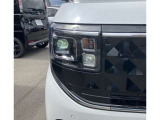 【LEDヘッドライト】高輝度LEDヘッドライトを装備していますので、雨天などの悪天候や夜間走行でも安心して運転できます!良好な視界を確保できるうえ、消費電力も抑えられています。