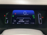 スピードメーターはこちら!すっきりとしたデザインで、昼間でも夜間でも見やすい設計になっています。