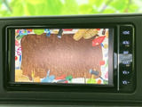 停車中には、テレビや映像コンテンツをお楽しみいただけます。休憩時間などに、リラックスした時間を過ごせるのが魅力です。