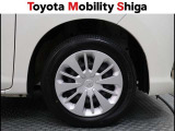 シンプルなデザインの純正ホイールキャップです。落ち着いたデザインですので車体と一体感があります。