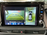 【マルチビューカメラ】周囲の状況を多彩なビューでナビ画面に表示します。駐車場や見通しの悪い交差点での安心感を高めます♪
