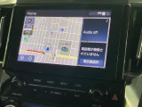 【メーカー純正ナビ】インテリアに溶け込むスタイリッシュな「専用設計」メーカーナビを装備♪視認性や操作性など基本性能にも優れ、より上質なカーライフをお楽しみいただけます。