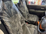 運転席のシートが上下しますので、ベストなドライビングポジションを取っていただけます。