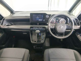 ノアのインパネは、運転に集中しやすい見やすさと操作性が魅力です
