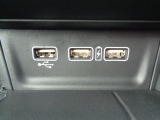 ナビ連動USB・充電USB