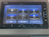 【純正ナビ】人気の純正ナビを装備しております。ナビの使いやすさはもちろん、オーディオ機能も充実!キャンプや旅行はもちろん、通勤や買い物など普段のドライブも快適に過ごせます