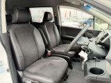 運転席シート廻りは使用感も少なく、良好な状態となっています。前オーナー様が丁寧に使っていたことがよくわかりますね。