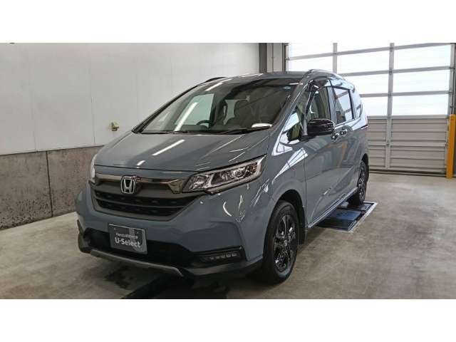 フリード 1.5 ハイブリッド クロスター ブラックスタイル 4WD 