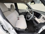 運転席&助手席☆内装は明るめの室内です☆
