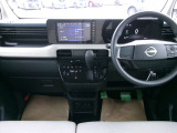操作しやすい運転席廻り!操作パネルも使いやすい!!ドライブが楽しくなります!