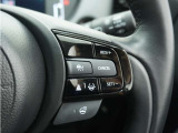 ◆アダプティブクルーズコントロール◆予め設定した車速内でクルマが自動的に加減速。前走車との適切な車間距離を維持しながら追従走行します。【LKAS】車線維持支援システムでステアリング操作を支援。