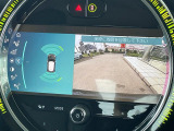 ●バックカメラ:便利な【バックカメラ】で安全確認もできます。駐車が苦手な方にもオススメな便利機能です。
