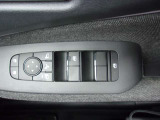 運転席ウインドウスイッチ部です。