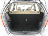 ◆フル乗車でもしっかり荷物を収納出来るラゲッジスペースです。普段の買い物でしたらしっかり積める十分な荷室スペースが確保されています。